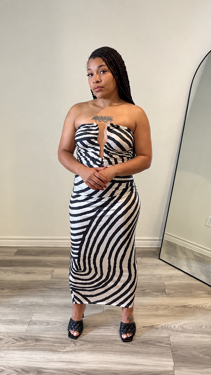Wild Poise Zebra Keyhole Midi Dress
